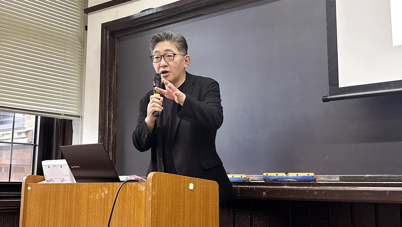 一橋大学の授業「キャリアマネジメント（全13回）」で講義するコンコード代表渡辺秀和